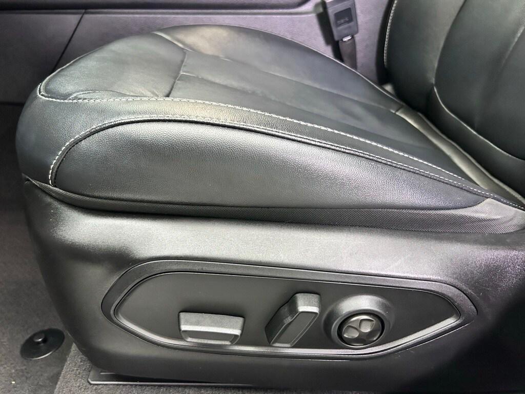 used 2022 Jeep Grand Cherokee L car, priced at $30,980