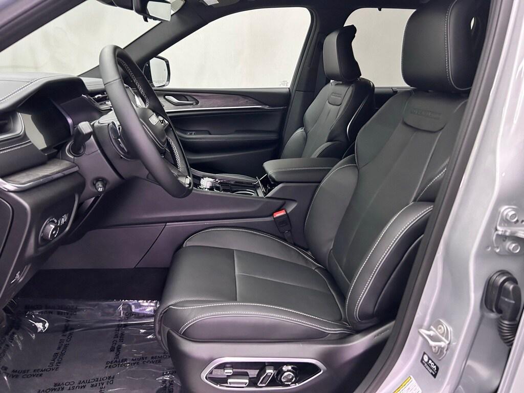 new 2025 Jeep Grand Cherokee car, priced at $59,230