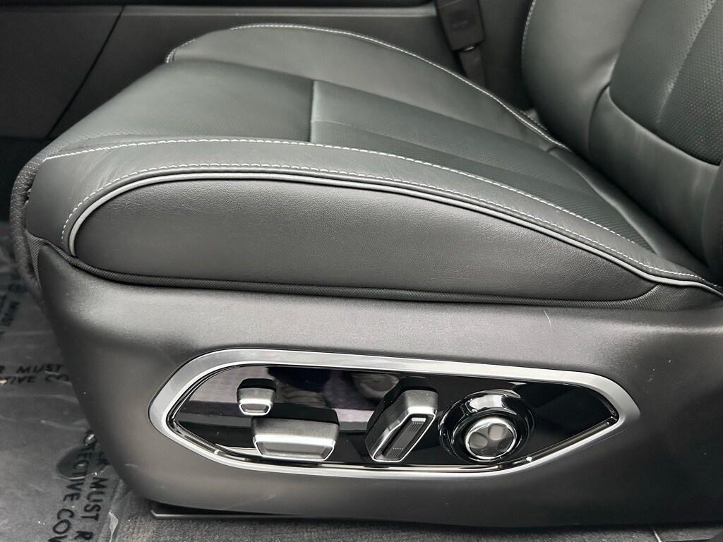 new 2025 Jeep Grand Cherokee car, priced at $59,230