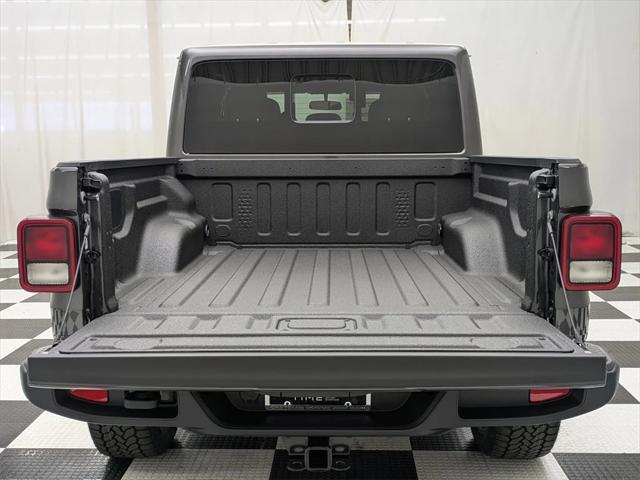 new 2025 Jeep Gladiator car, priced at $43,283