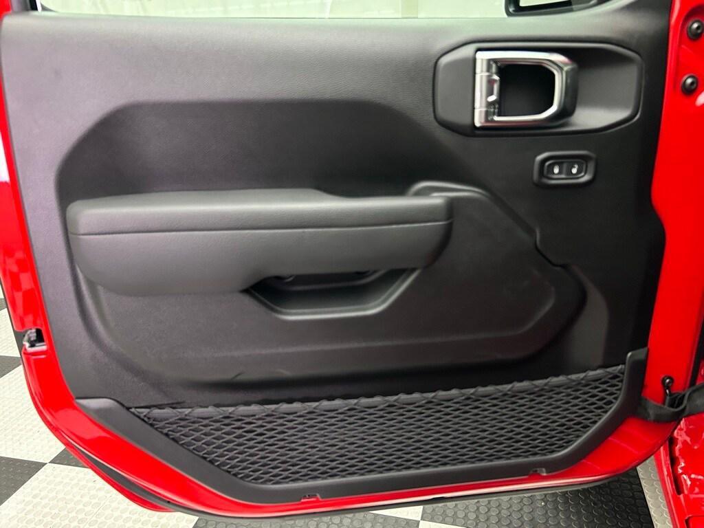 new 2026 Jeep Wrangler car, priced at $37,008