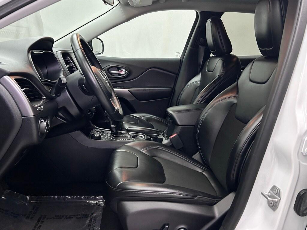 used 2020 Jeep Cherokee car, priced at $18,290