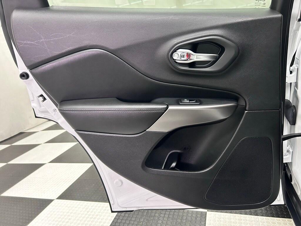 used 2020 Jeep Cherokee car, priced at $18,290