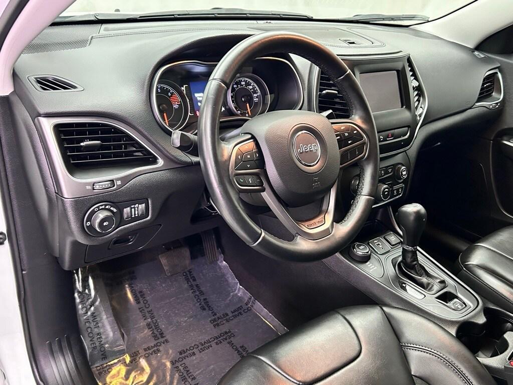used 2020 Jeep Cherokee car, priced at $18,290