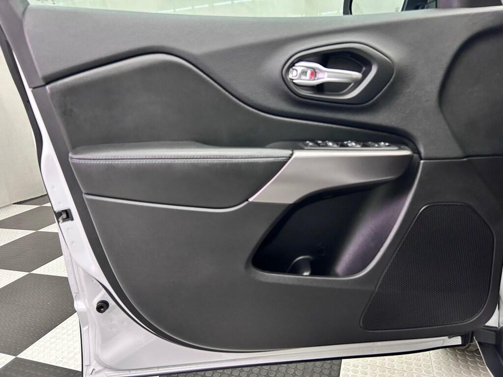 used 2020 Jeep Cherokee car, priced at $18,290