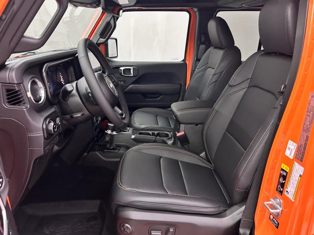 new 2025 Jeep Gladiator car, priced at $46,980