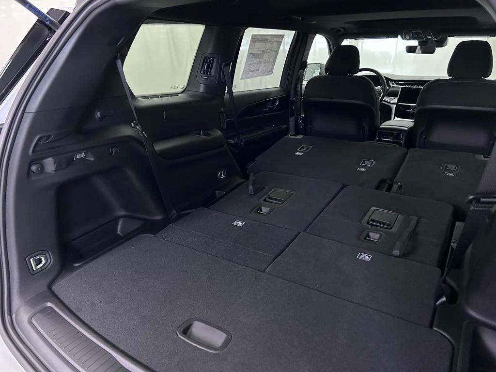 new 2025 Jeep Grand Cherokee L car, priced at $37,497