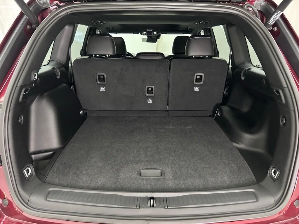 new 2025 Jeep Grand Cherokee car, priced at $40,995