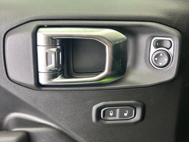 new 2025 Jeep Gladiator car, priced at $51,505