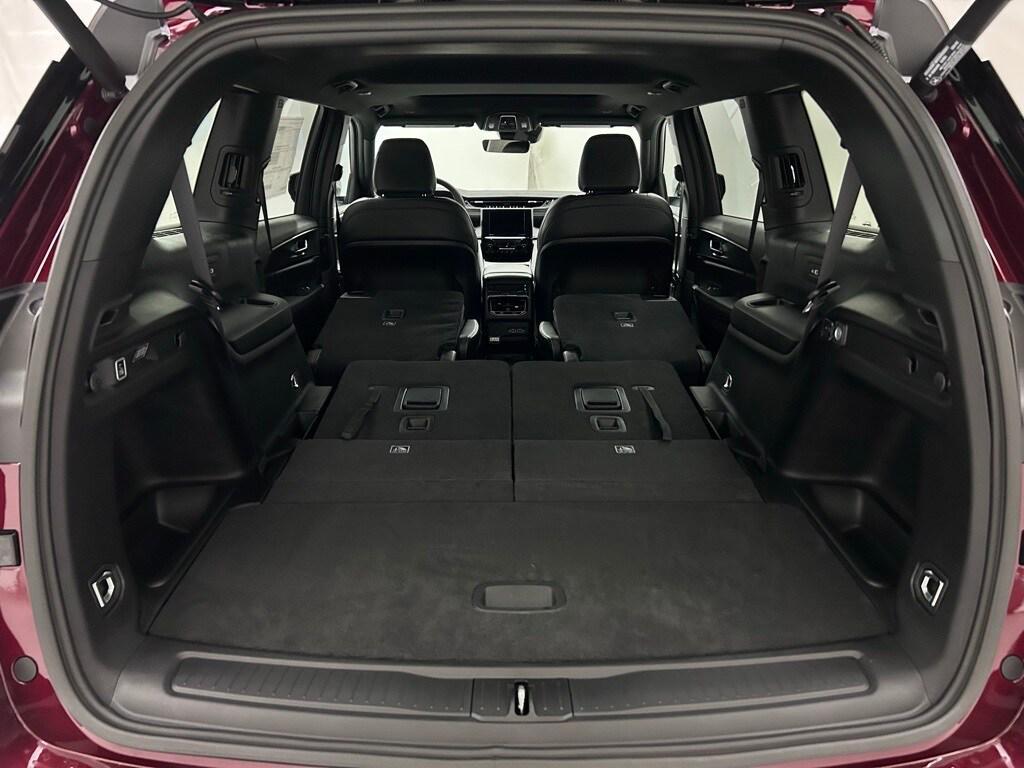 new 2025 Jeep Grand Cherokee L car, priced at $40,824