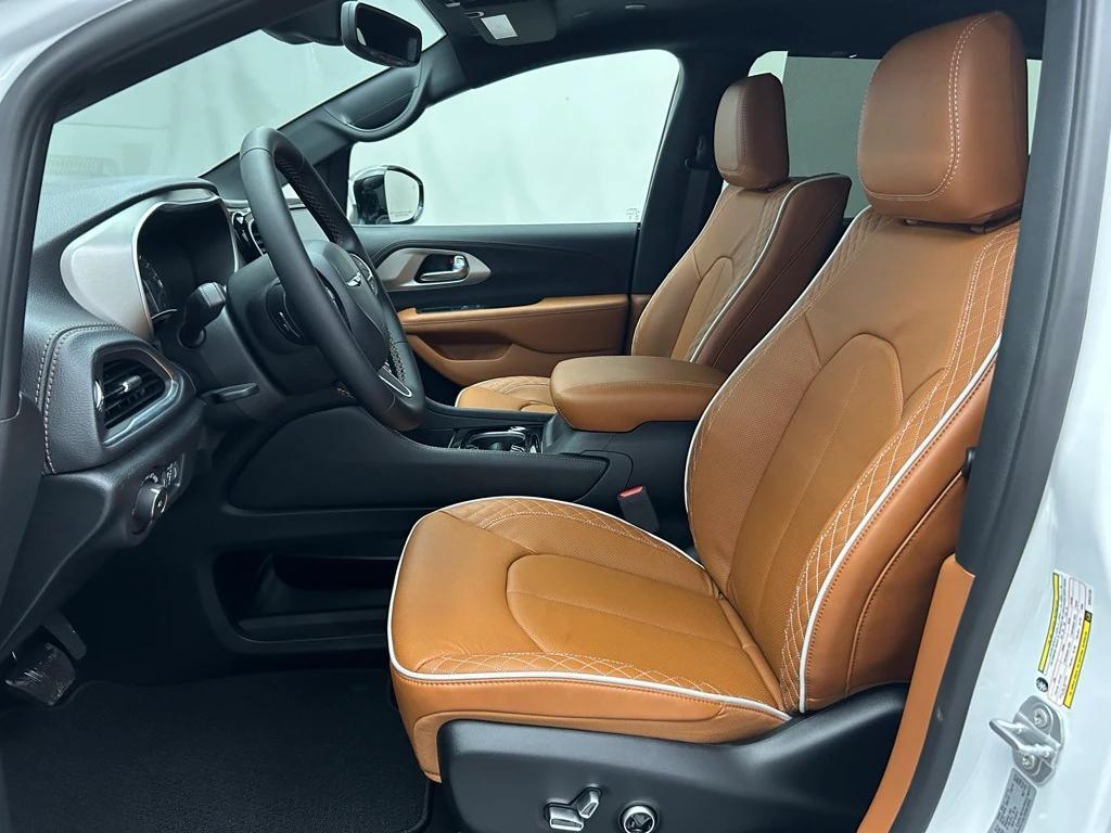 new 2025 Chrysler Pacifica car, priced at $49,245