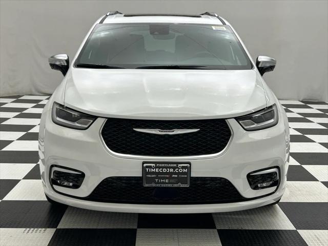 new 2025 Chrysler Pacifica car, priced at $49,995