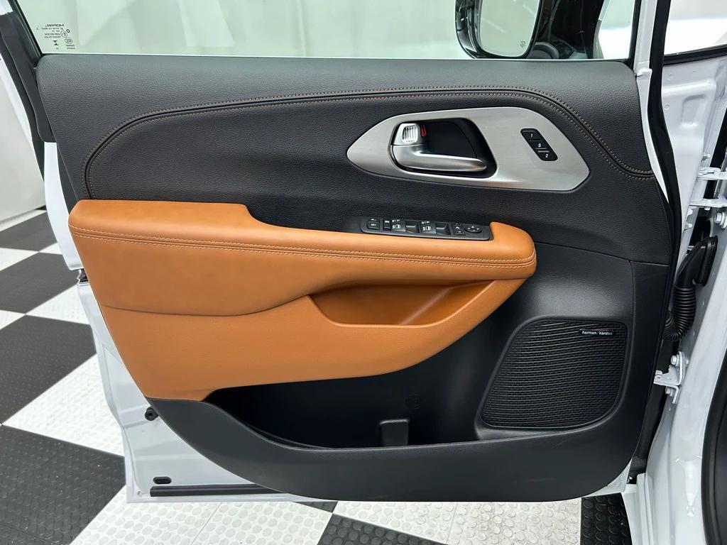 new 2025 Chrysler Pacifica car, priced at $49,245