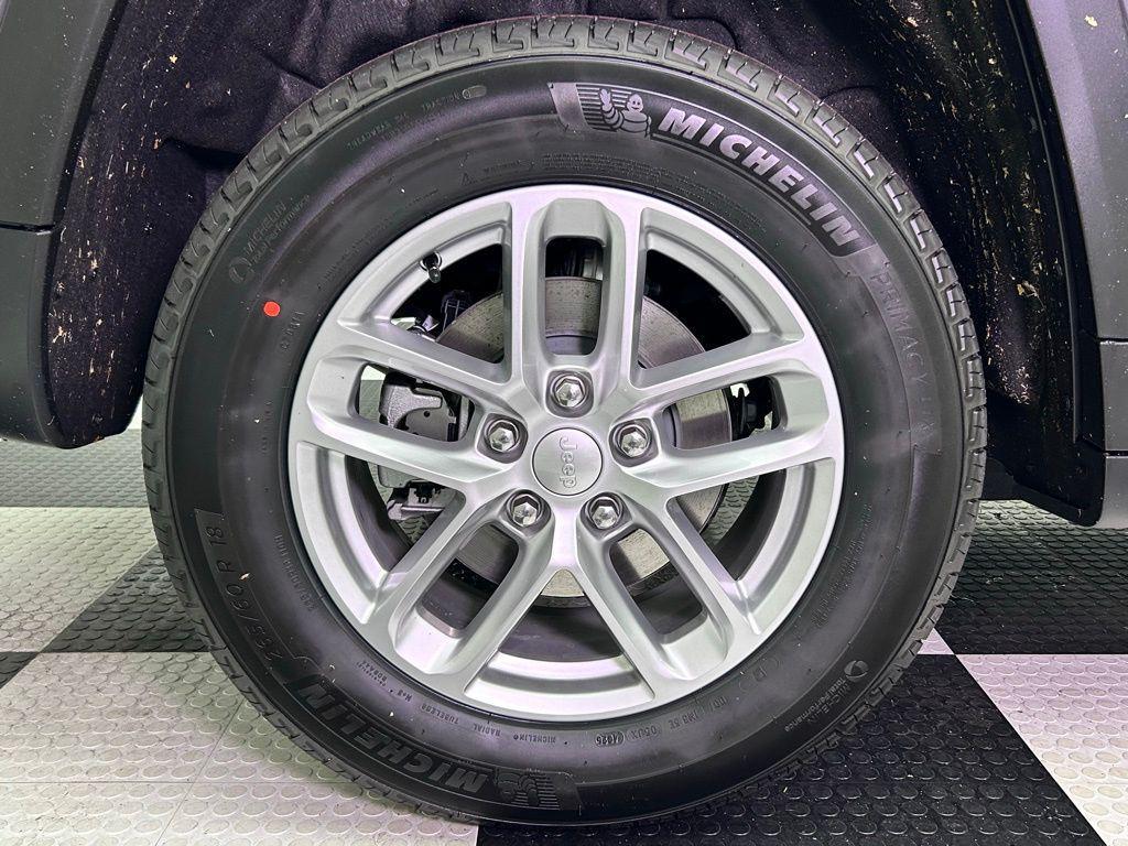 new 2025 Jeep Grand Cherokee car, priced at $31,448