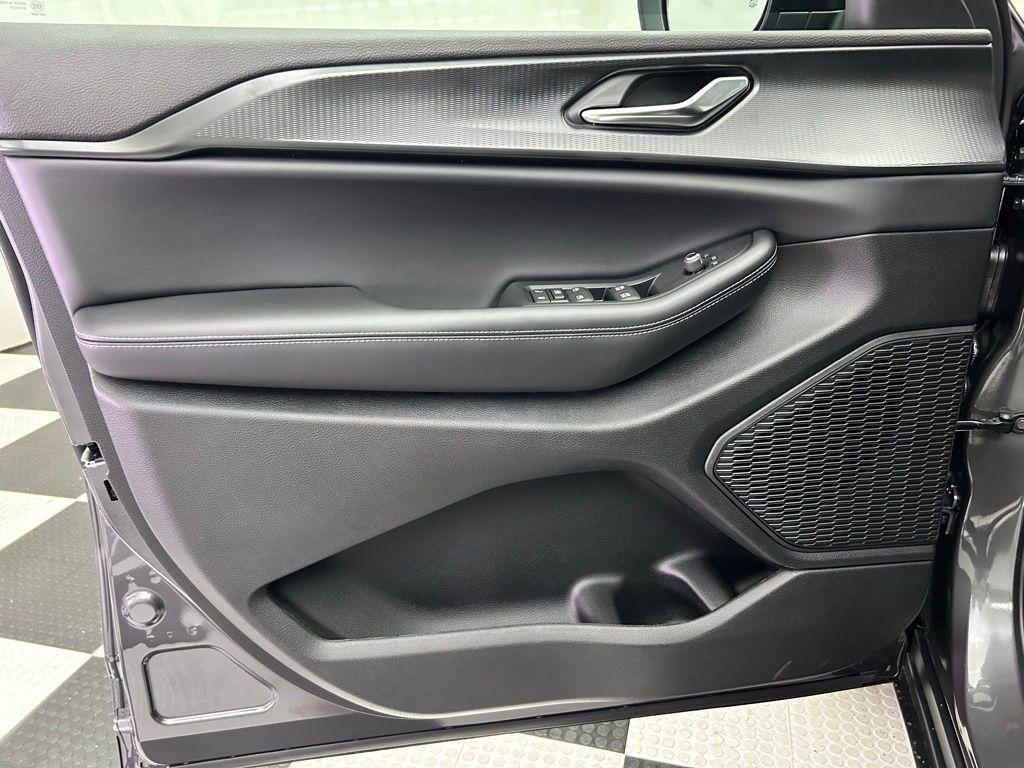 new 2025 Jeep Grand Cherokee car, priced at $31,448