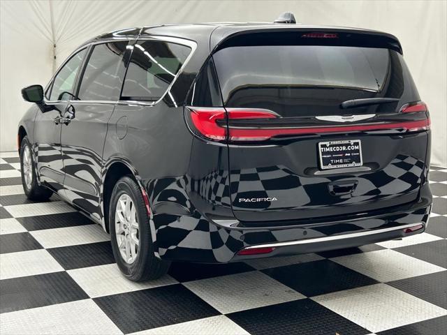 new 2025 Chrysler Pacifica car, priced at $41,995