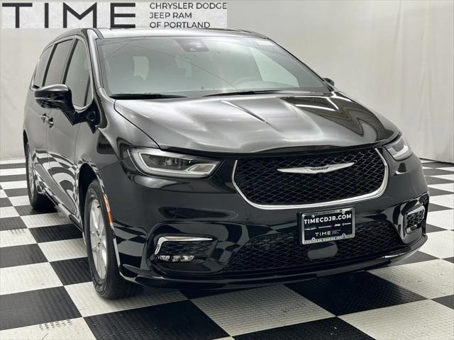 new 2025 Chrysler Pacifica car, priced at $42,320