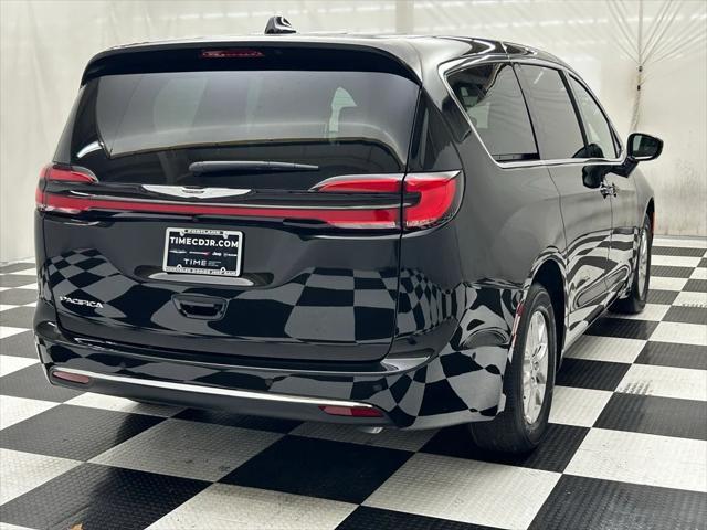 new 2025 Chrysler Pacifica car, priced at $41,995