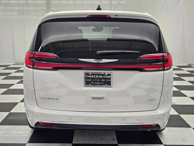 new 2025 Chrysler Pacifica car, priced at $42,963