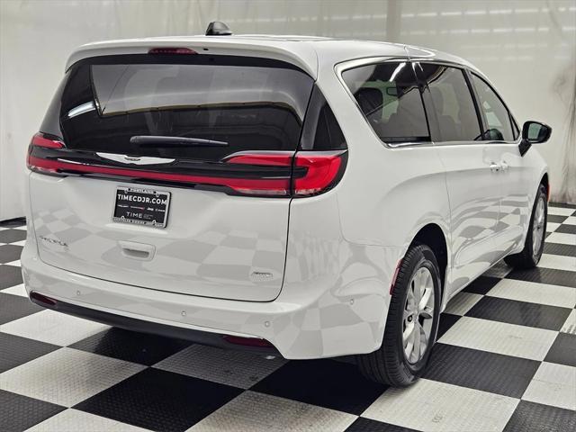 new 2025 Chrysler Pacifica car, priced at $42,963