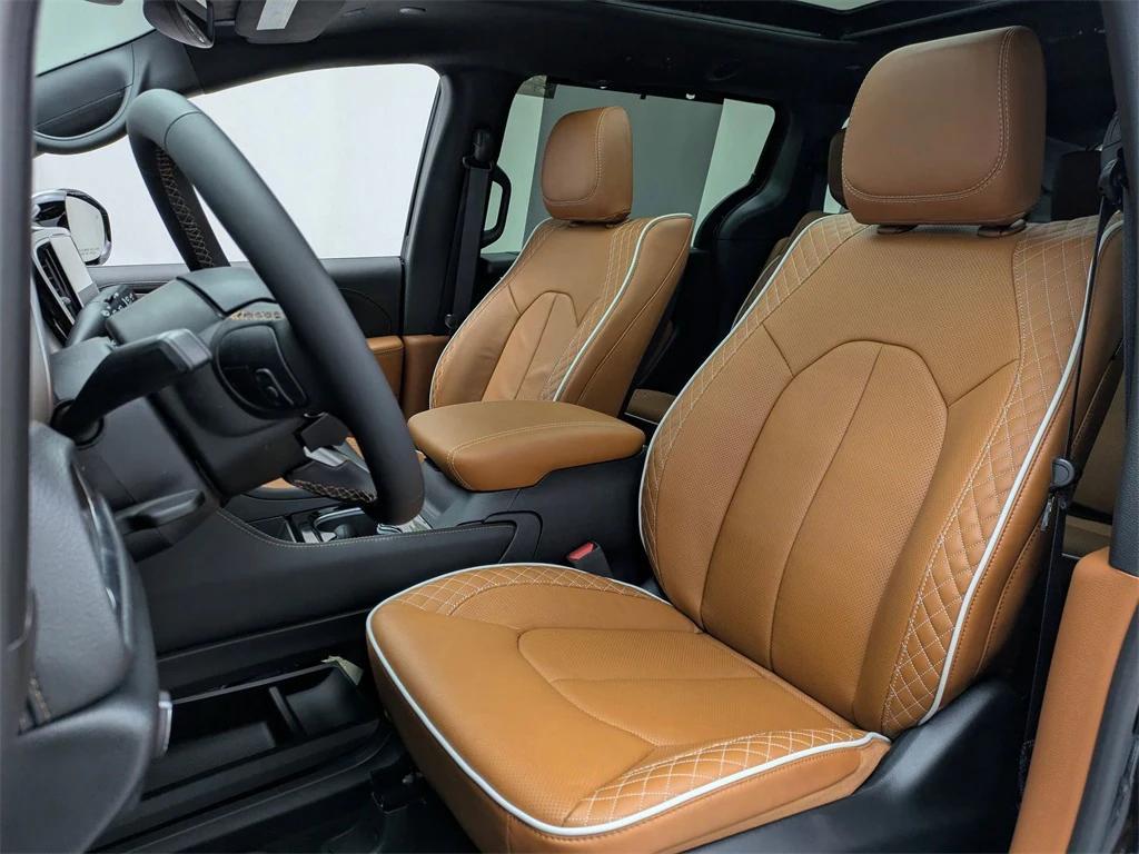 new 2025 Chrysler Pacifica car, priced at $49,550