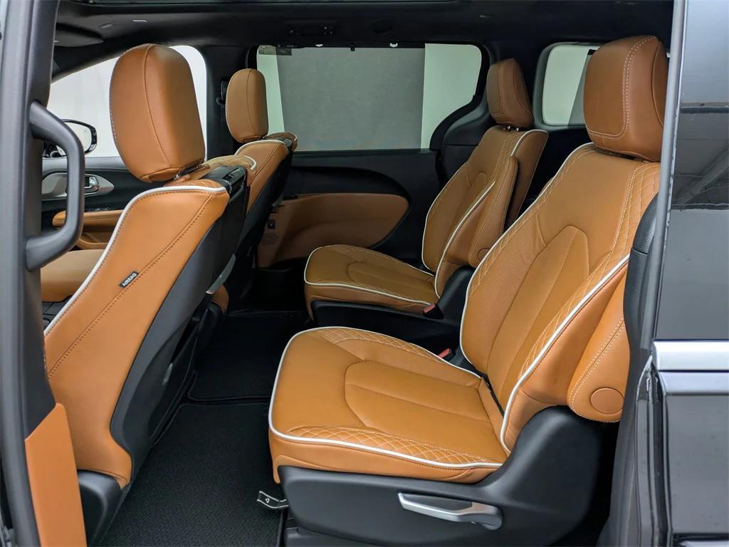 new 2025 Chrysler Pacifica car, priced at $49,550