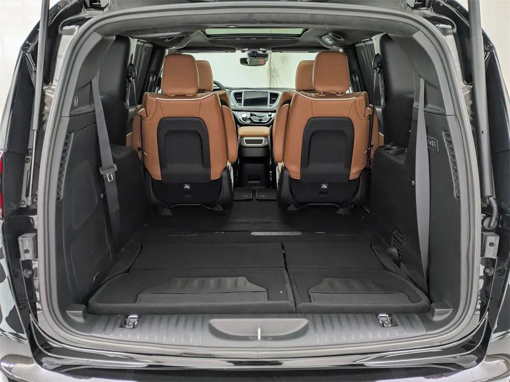 new 2025 Chrysler Pacifica car, priced at $49,550
