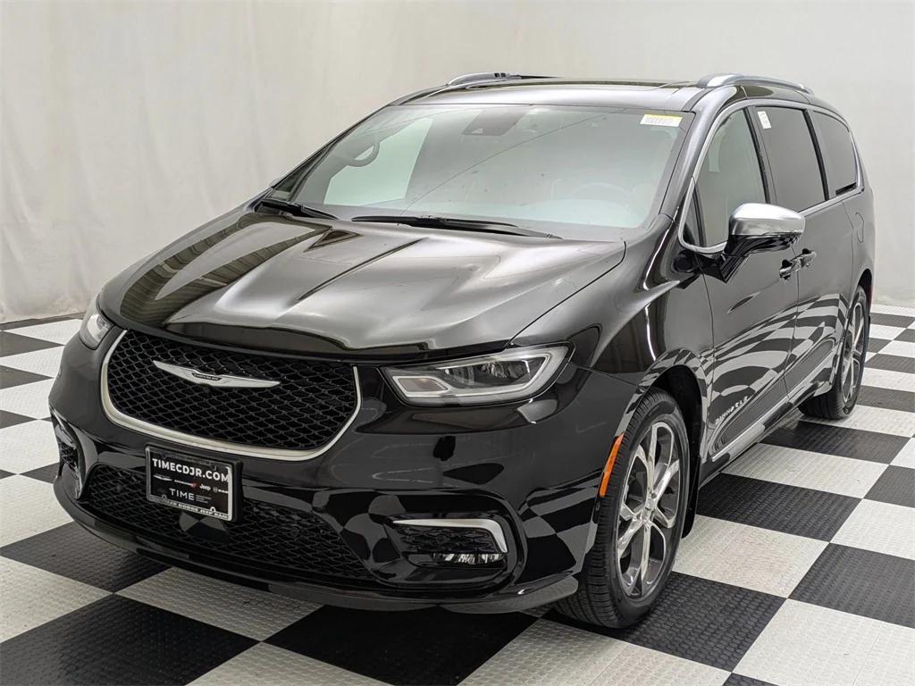 new 2025 Chrysler Pacifica car, priced at $49,550