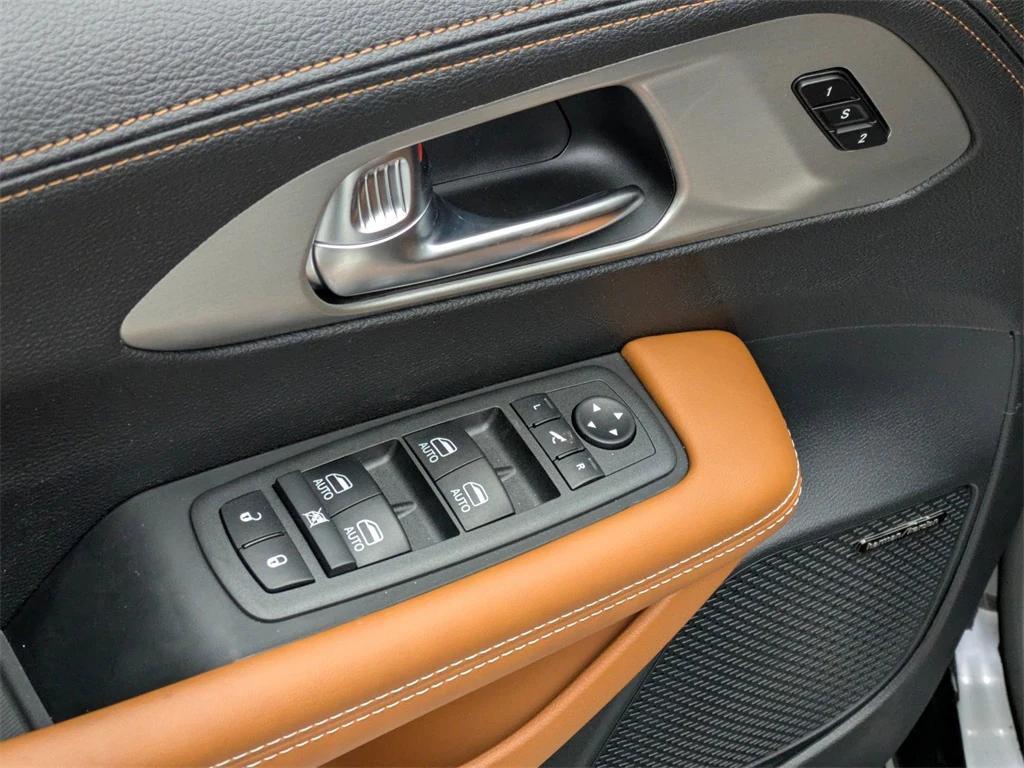 new 2025 Chrysler Pacifica car, priced at $49,550