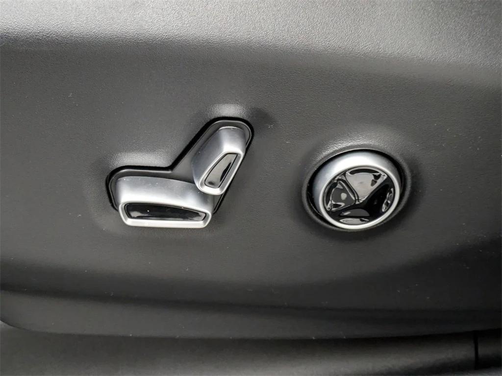 new 2025 Chrysler Pacifica car, priced at $49,550