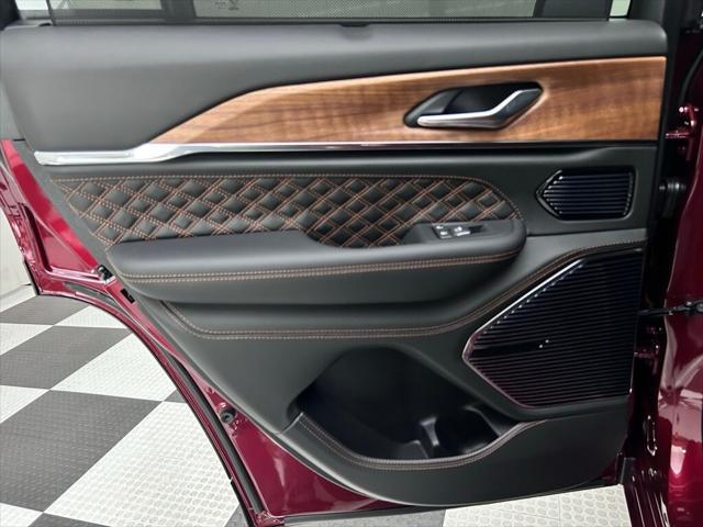 new 2025 Jeep Grand Cherokee car, priced at $66,490