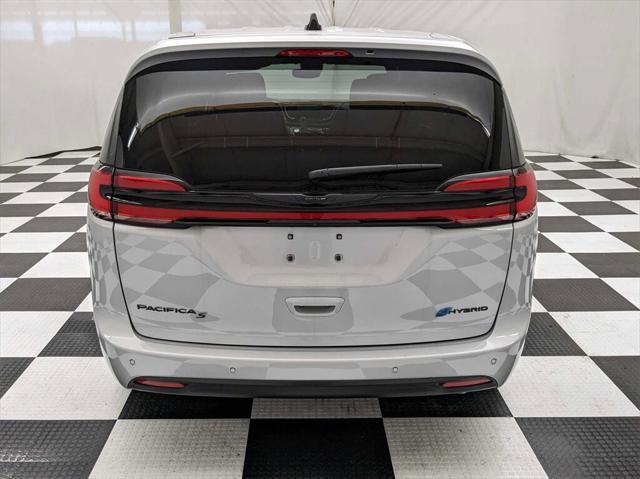 new 2023 Chrysler Pacifica Hybrid car, priced at $56,125