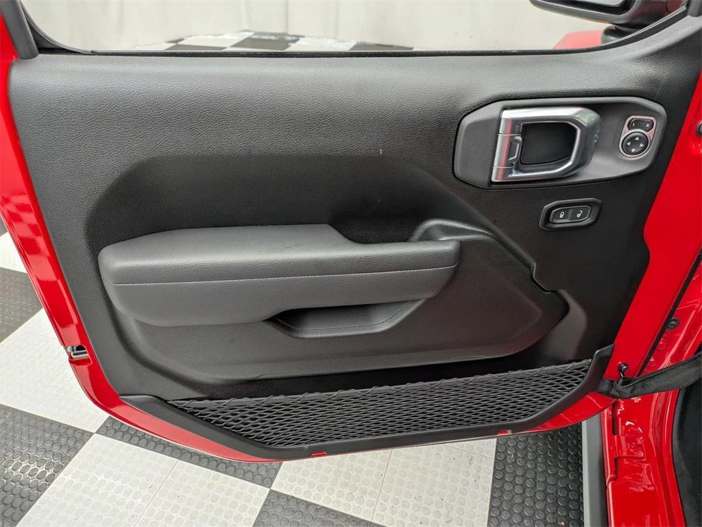 new 2025 Jeep Gladiator car, priced at $38,700