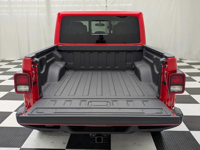 new 2025 Jeep Gladiator car, priced at $42,627