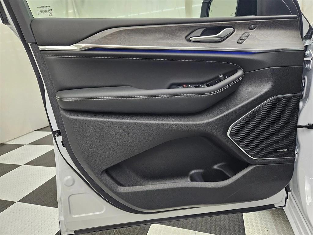 new 2025 Jeep Grand Cherokee L car, priced at $61,779