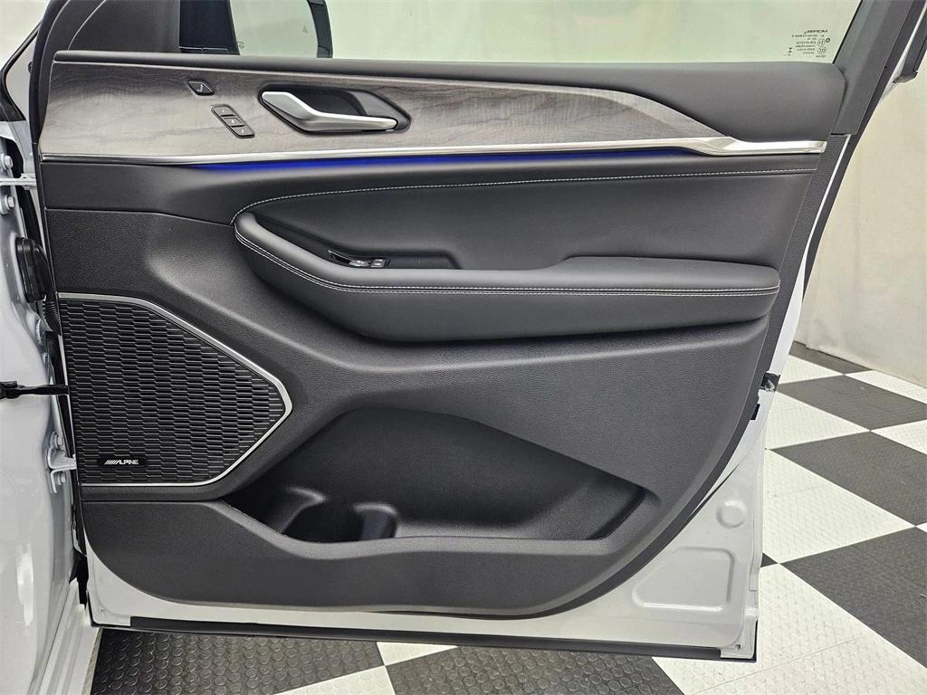 new 2025 Jeep Grand Cherokee L car, priced at $61,779
