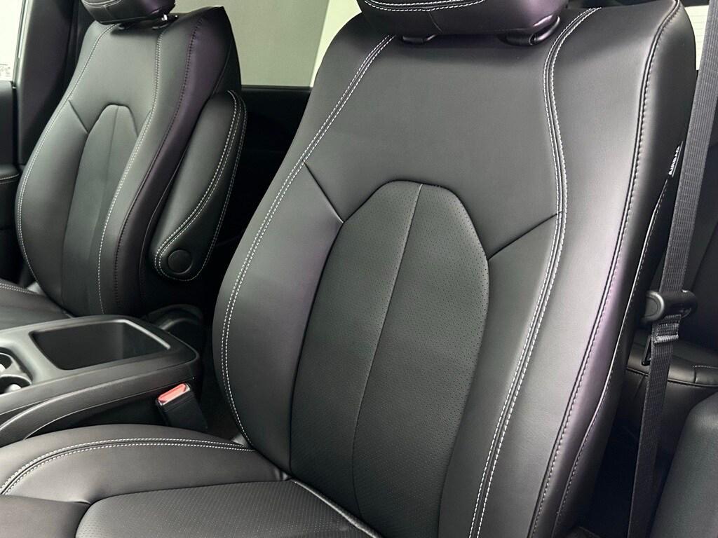 new 2026 Chrysler Pacifica car, priced at $44,764