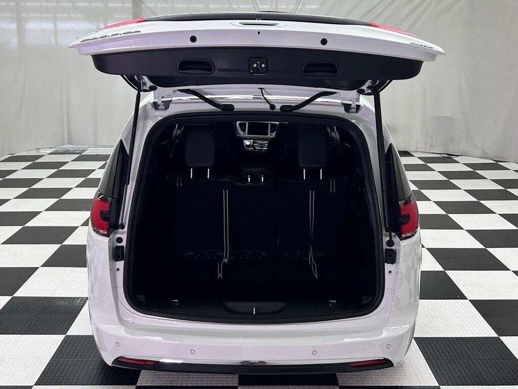 new 2026 Chrysler Pacifica car, priced at $44,764