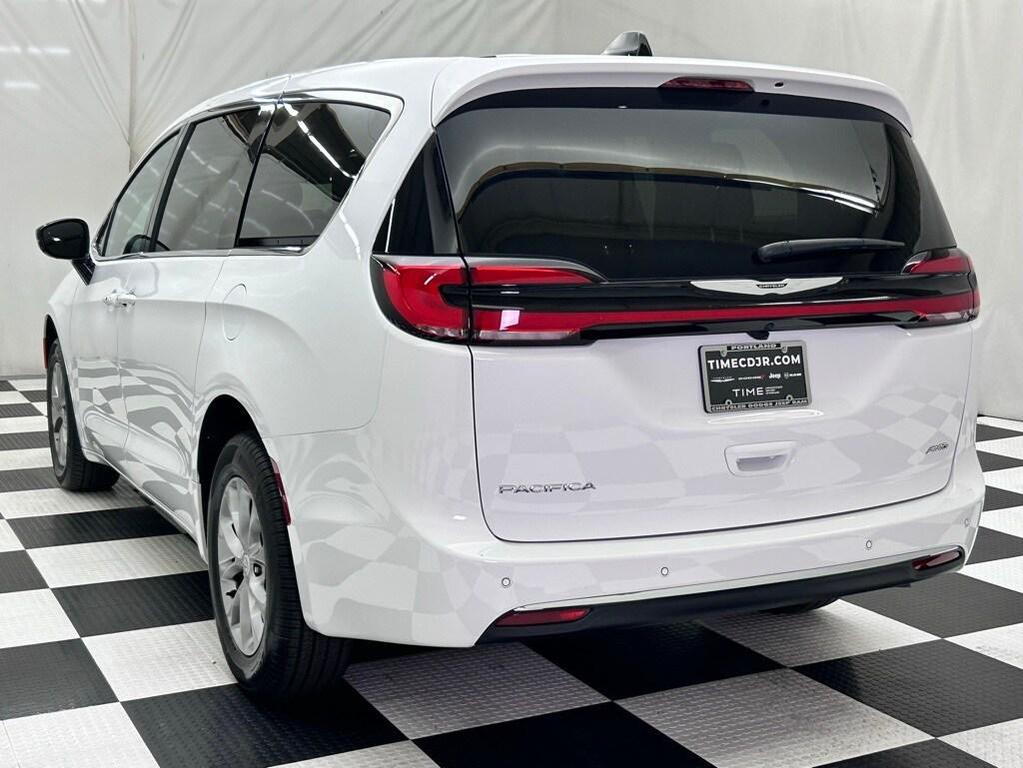 new 2026 Chrysler Pacifica car, priced at $44,764
