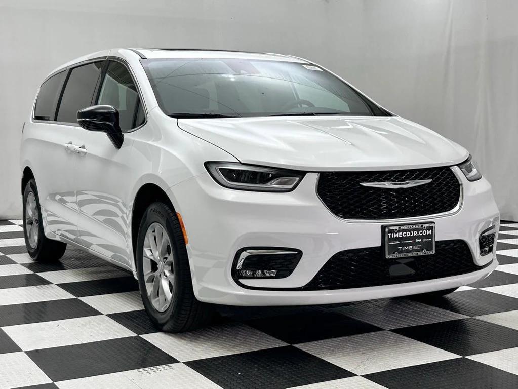 new 2026 Chrysler Pacifica car, priced at $44,764