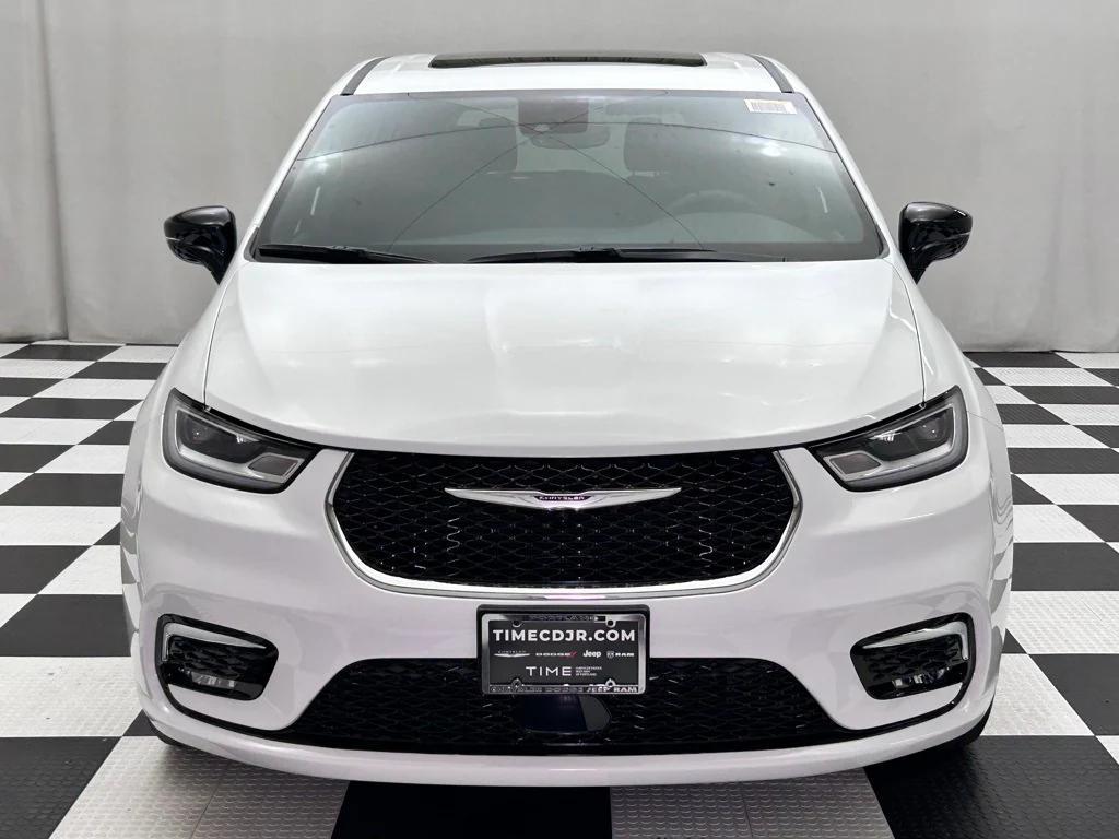 new 2026 Chrysler Pacifica car, priced at $44,764