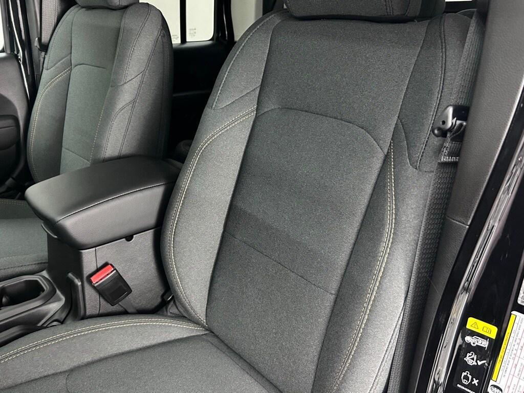 new 2025 Jeep Gladiator car, priced at $44,369