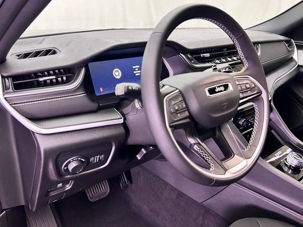 new 2025 Jeep Grand Cherokee car, priced at $36,870