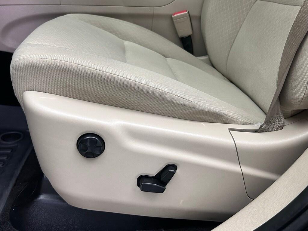 used 2021 Jeep Grand Cherokee car, priced at $25,634