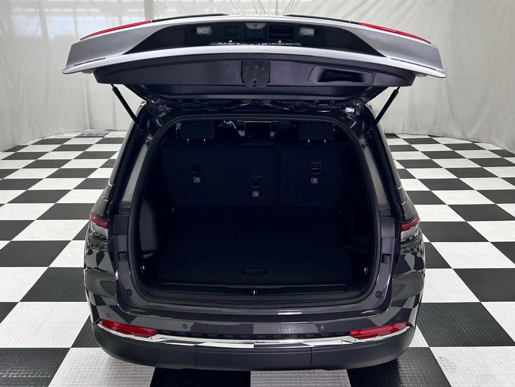 new 2025 Jeep Grand Cherokee car, priced at $34,589