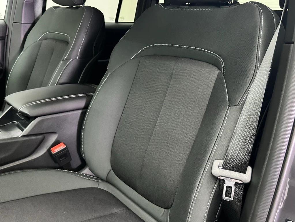 new 2025 Jeep Grand Cherokee car, priced at $34,589