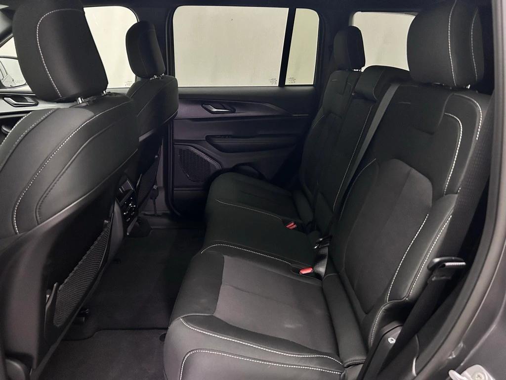 new 2025 Jeep Grand Cherokee car, priced at $34,589