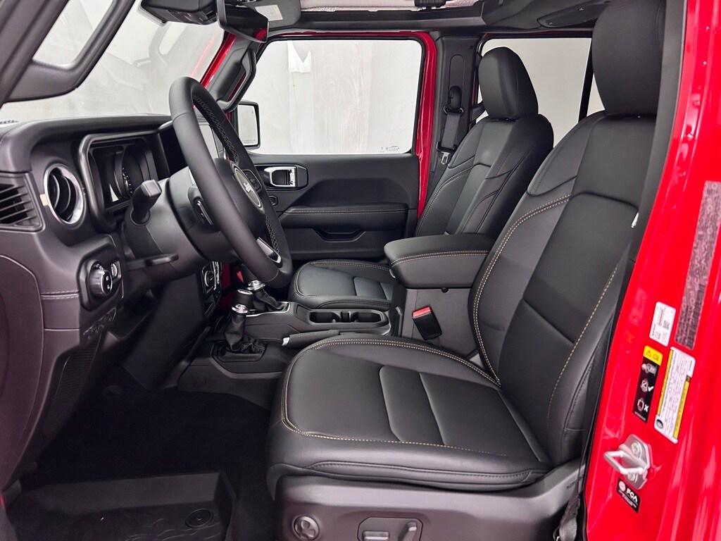 new 2025 Jeep Gladiator car, priced at $51,488