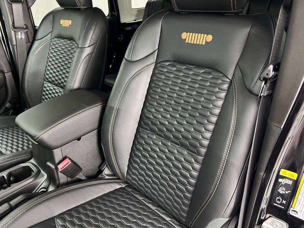 new 2025 Jeep Wrangler car, priced at $54,574