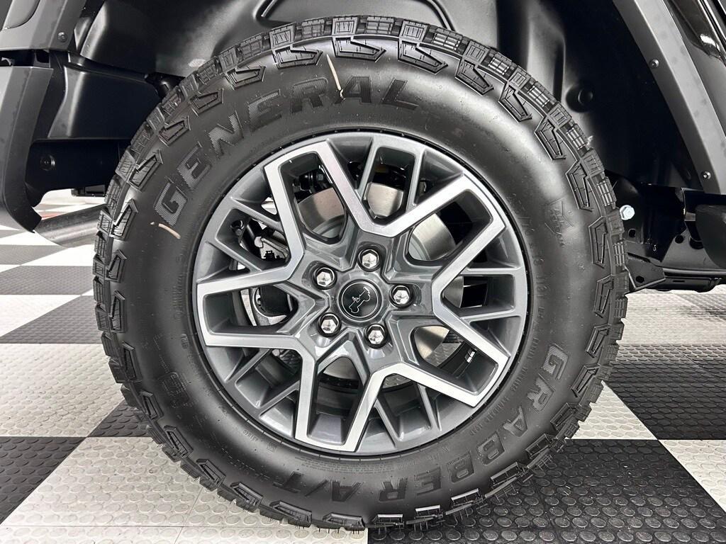 new 2025 Jeep Wrangler car, priced at $54,574